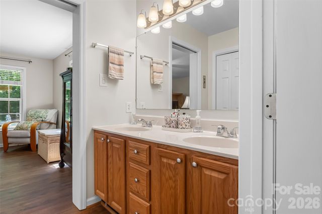 70 Heslar Way, Marshall, NC 28753