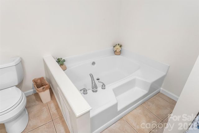 70 Heslar Way, Marshall, NC 28753