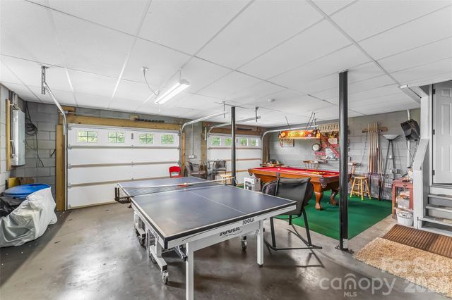 70 Heslar Way, Marshall, NC 28753