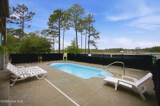 354 W South Shore Drive, Southport, NC 28461
