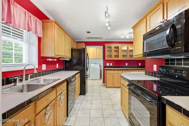 354 W South Shore Drive, Southport, NC 28461