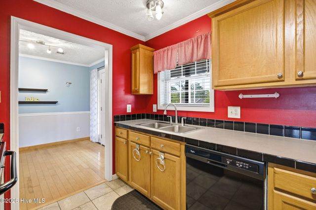 354 W South Shore Drive, Southport, NC 28461