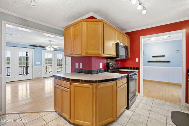 354 W South Shore Drive, Southport, NC 28461