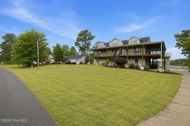 354 W South Shore Drive, Southport, NC 28461
