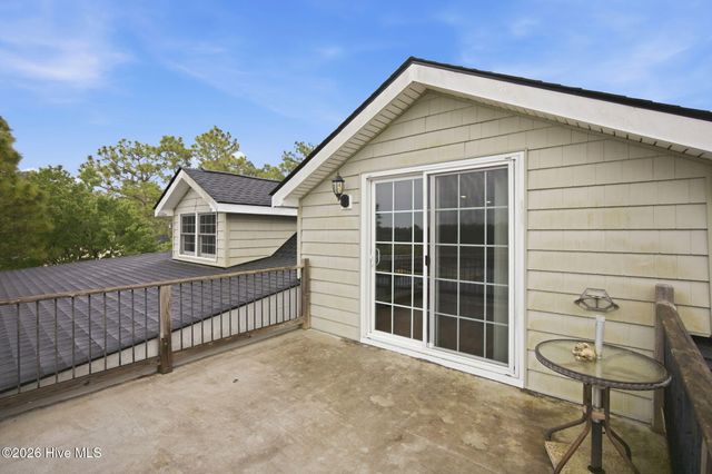 354 W South Shore Drive, Southport, NC 28461