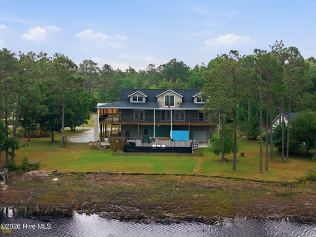 354 W South Shore Drive, Southport, NC 28461