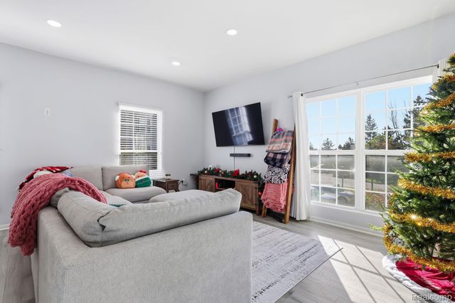 36123 Dominion Circle, Sterling Heights, MI 48310