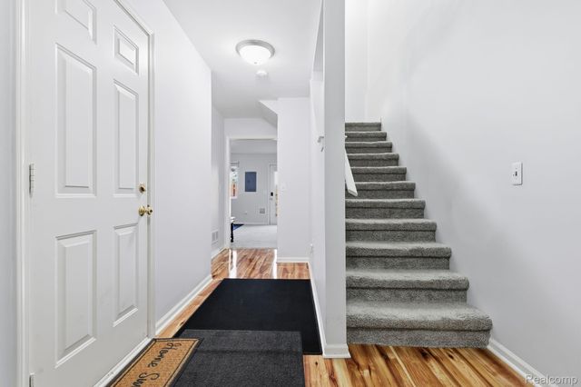 36123 Dominion Circle, Sterling Heights, MI 48310