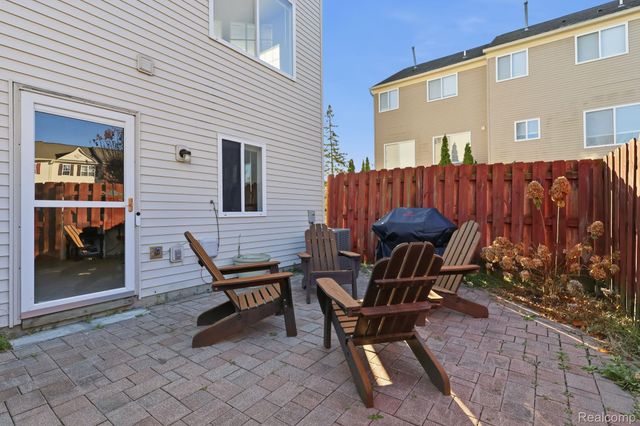 36123 Dominion Circle, Sterling Heights, MI 48310