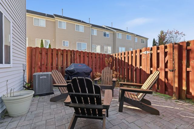 36123 Dominion Circle, Sterling Heights, MI 48310