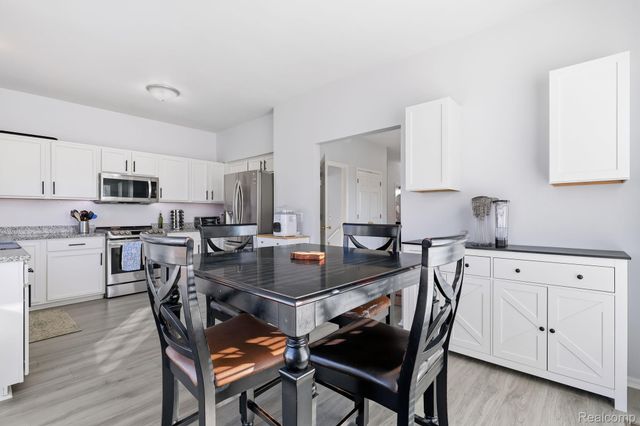 36123 Dominion Circle, Sterling Heights, MI 48310