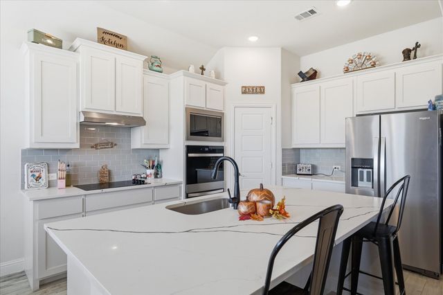 804 Mary Lee Lane, Collinsville, TX 76233