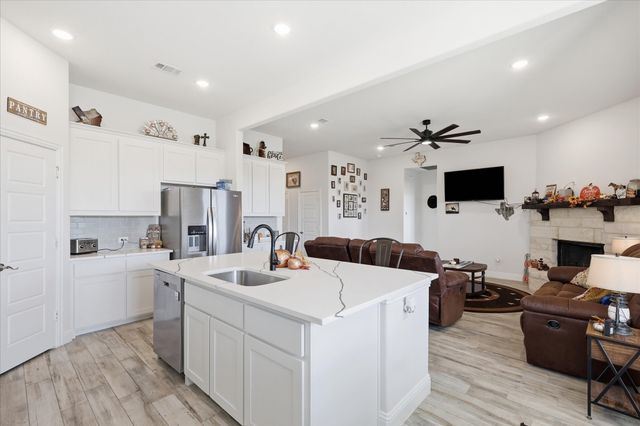 804 Mary Lee Lane, Collinsville, TX 76233