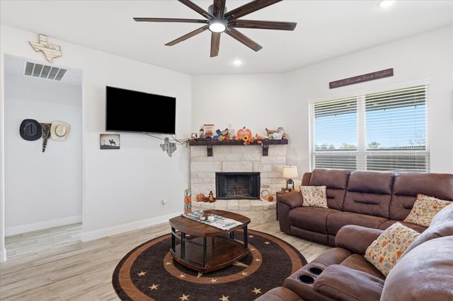804 Mary Lee Lane, Collinsville, TX 76233