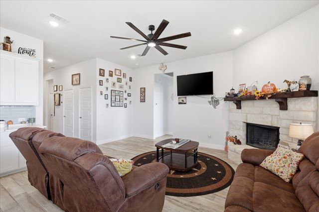 804 Mary Lee Lane, Collinsville, TX 76233