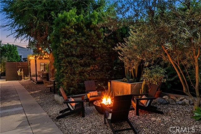 654 S Soto Street, Los Angeles, CA 90023