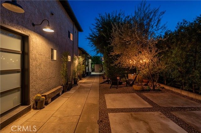 654 S Soto Street, Los Angeles, CA 90023