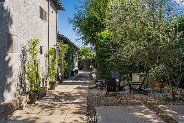 654 S Soto Street, Los Angeles, CA 90023