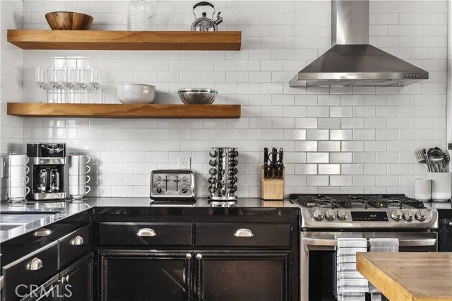 654 S Soto Street, Los Angeles, CA 90023