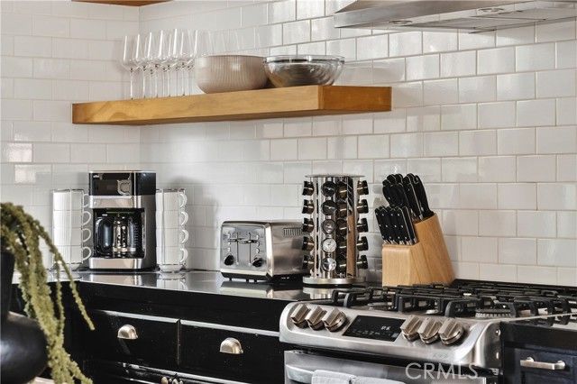 654 S Soto Street, Los Angeles, CA 90023