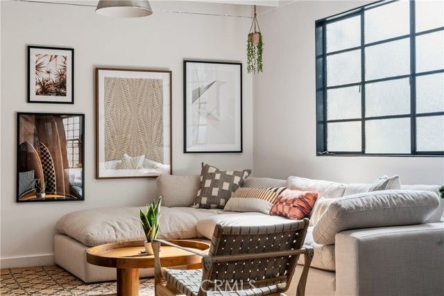 654 S Soto Street, Los Angeles, CA 90023