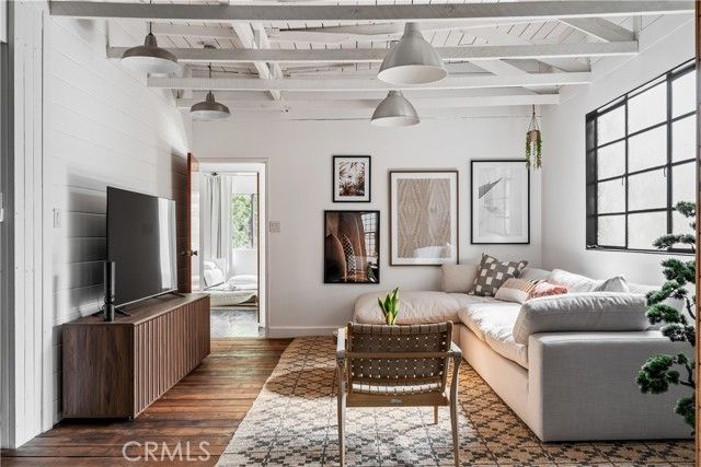 654 S Soto Street, Los Angeles, CA 90023