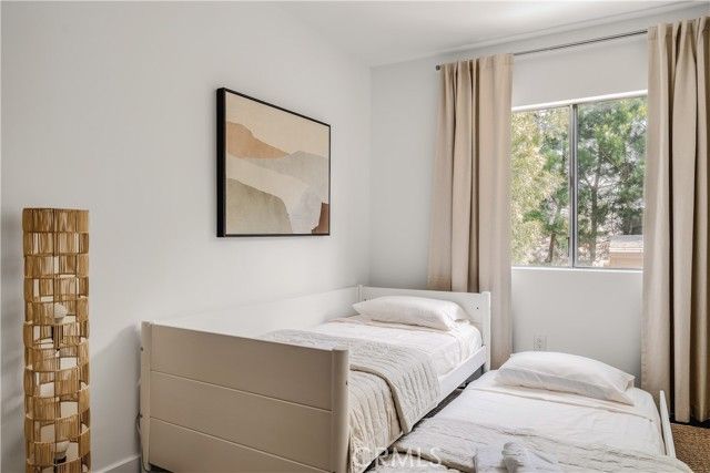 654 S Soto Street, Los Angeles, CA 90023