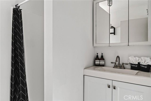 654 S Soto Street, Los Angeles, CA 90023