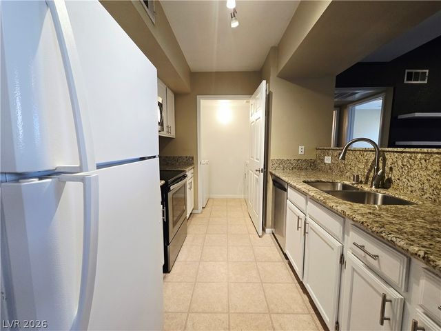 6650 West Warm Springs Road 2142, Las Vegas, NV 89118