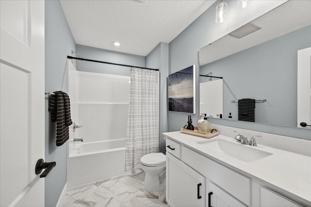 1321 Woods Road NE, Isanti, MN 55040