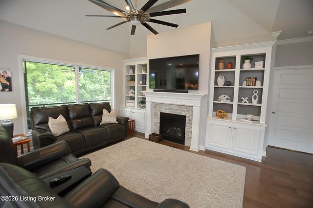 5724 Ruby Falls Dr, Prospect, KY 40059