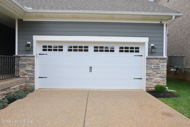 5724 Ruby Falls Dr, Prospect, KY 40059