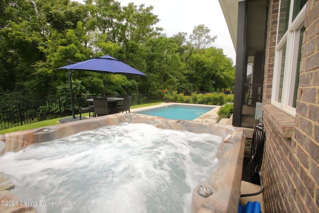 5724 Ruby Falls Dr, Prospect, KY 40059