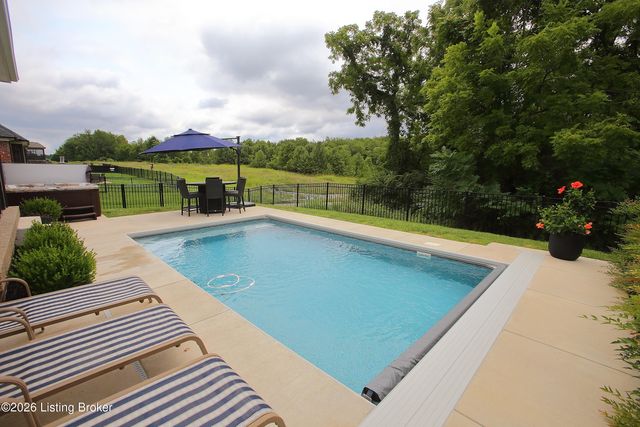 5724 Ruby Falls Dr, Prospect, KY 40059