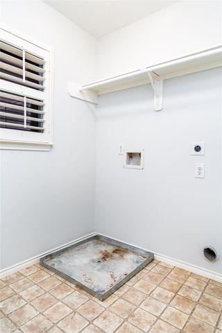 850 W Heights Hollow Lane, Houston, TX 77007