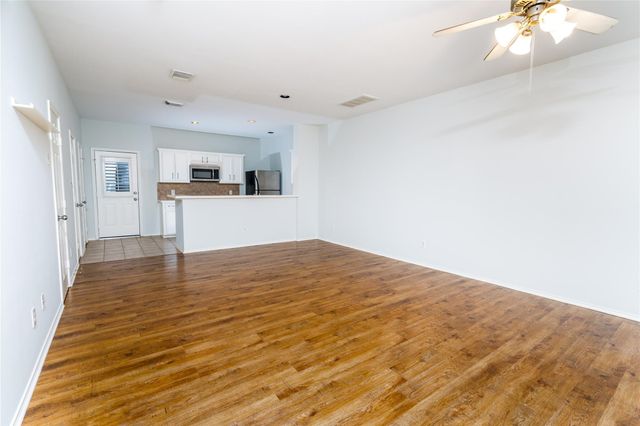 850 W Heights Hollow Lane, Houston, TX 77007