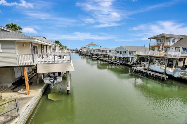 22205 Frio Drive, Galveston, TX 77554
