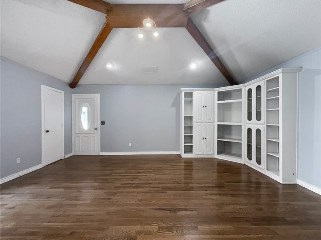 5008 Urban Crest Road, Dallas, TX 75227