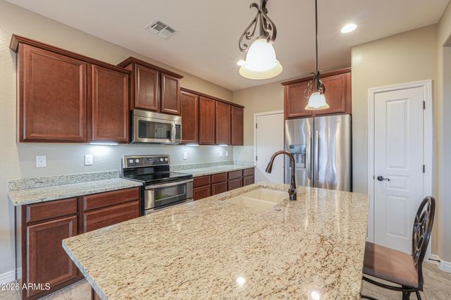 17 S ALAMOSA Avenue, Casa Grande, AZ 85194