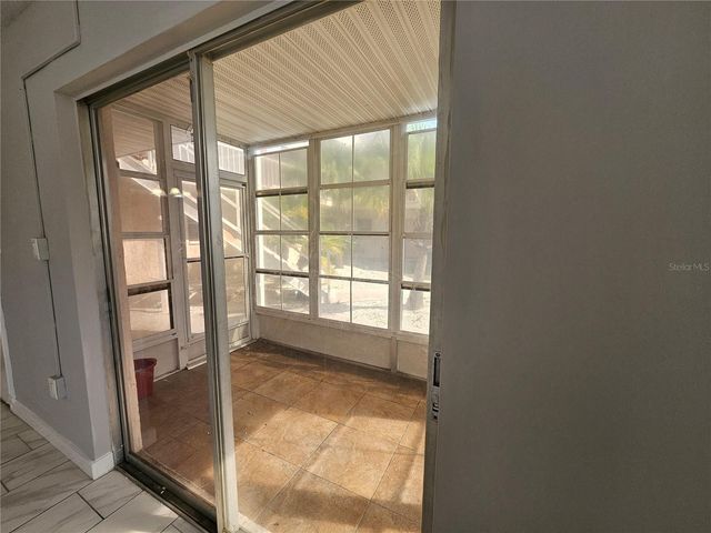 460 BASE AVENUE E 110, Venice, FL 34285