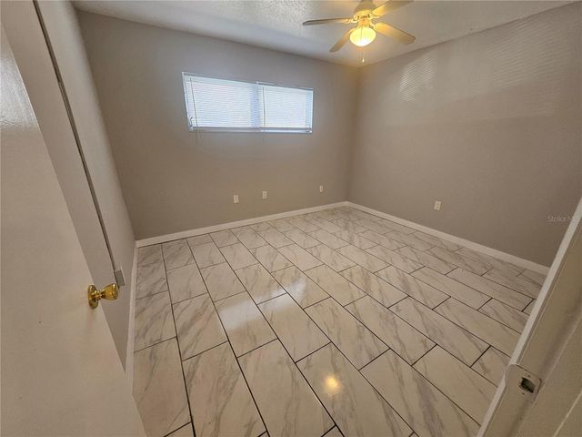 460 BASE AVENUE E 110, Venice, FL 34285