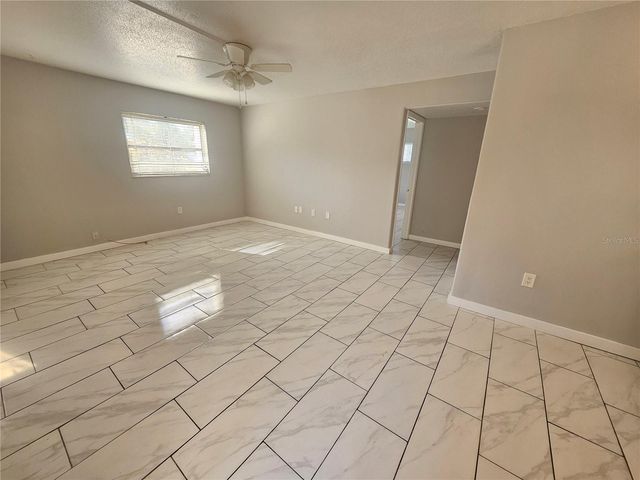 460 BASE AVENUE E 110, Venice, FL 34285
