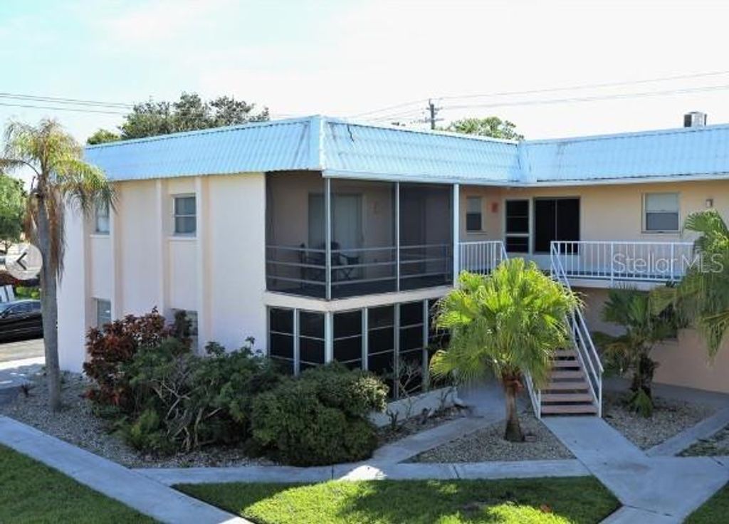 460 BASE AVENUE E 110, Venice, FL 34285