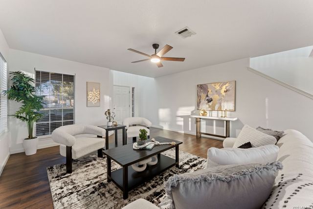 14919 Wilmington, Selma, TX 78154