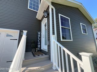 272 E 5 Point Highway, Charlotte, MI 48813