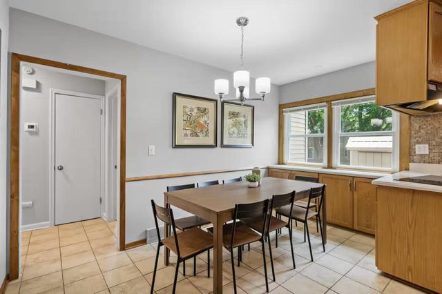 17323 Bay Circle, Minnetonka, MN 55391