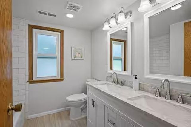 17323 Bay Circle, Minnetonka, MN 55391