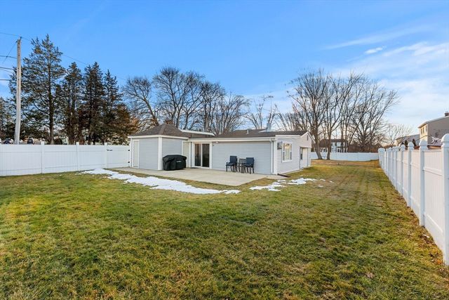 3 Adams Ave, Methuen, MA 01844