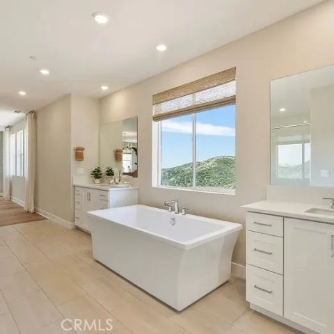 29790 Camino La Cumbre, Valencia, CA 91354