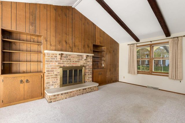 7143 Horizon DRIVE, Greendale, WI 53129